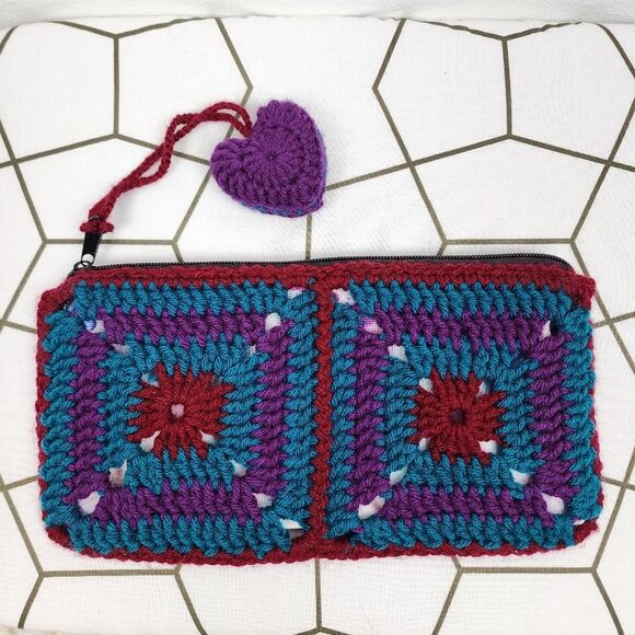 New Handcrafted Crochet Clutch Case Granny Heart Crochet Charm Teal Purple Burgu - Picture 4 of 9